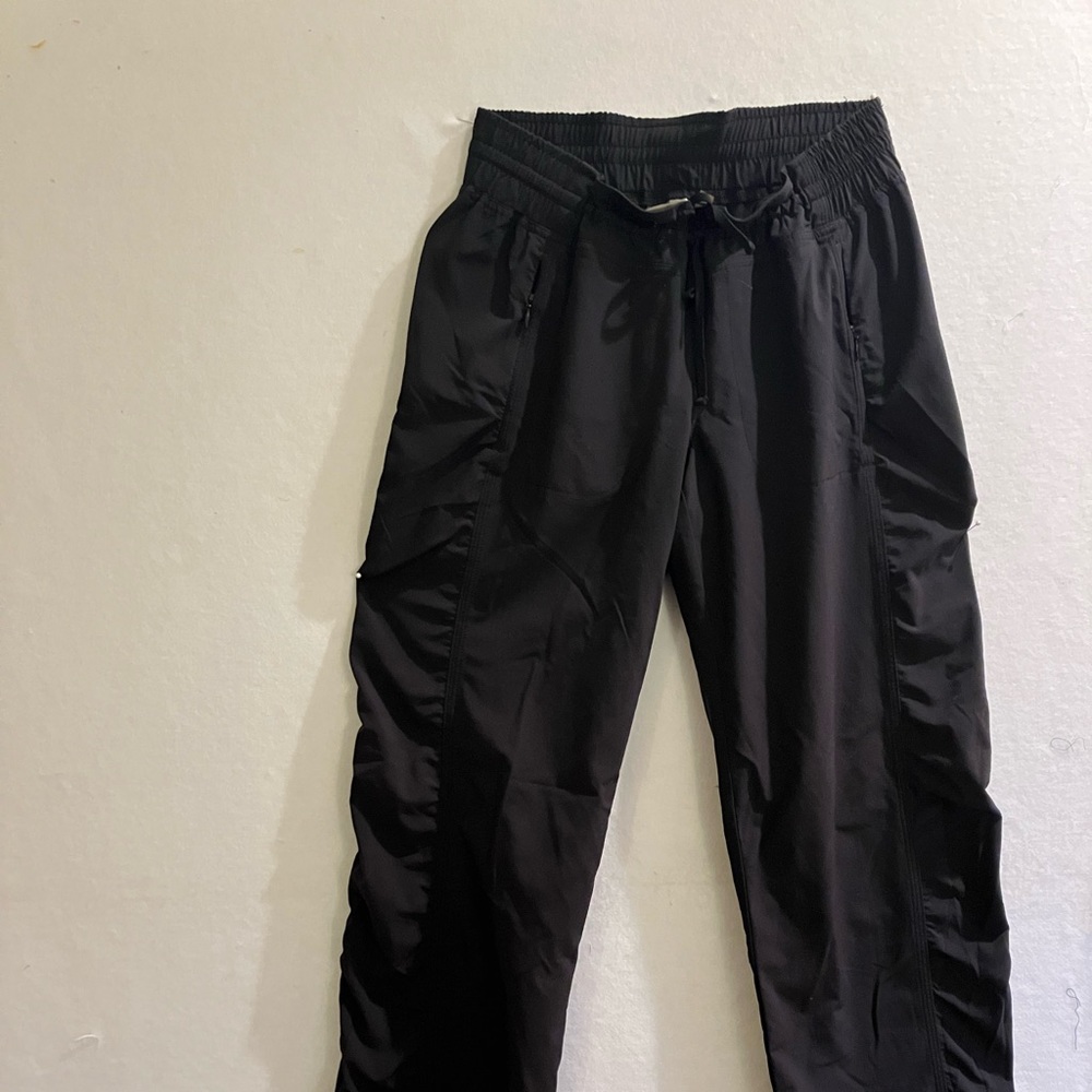 Athleta convertible sport/joggers
